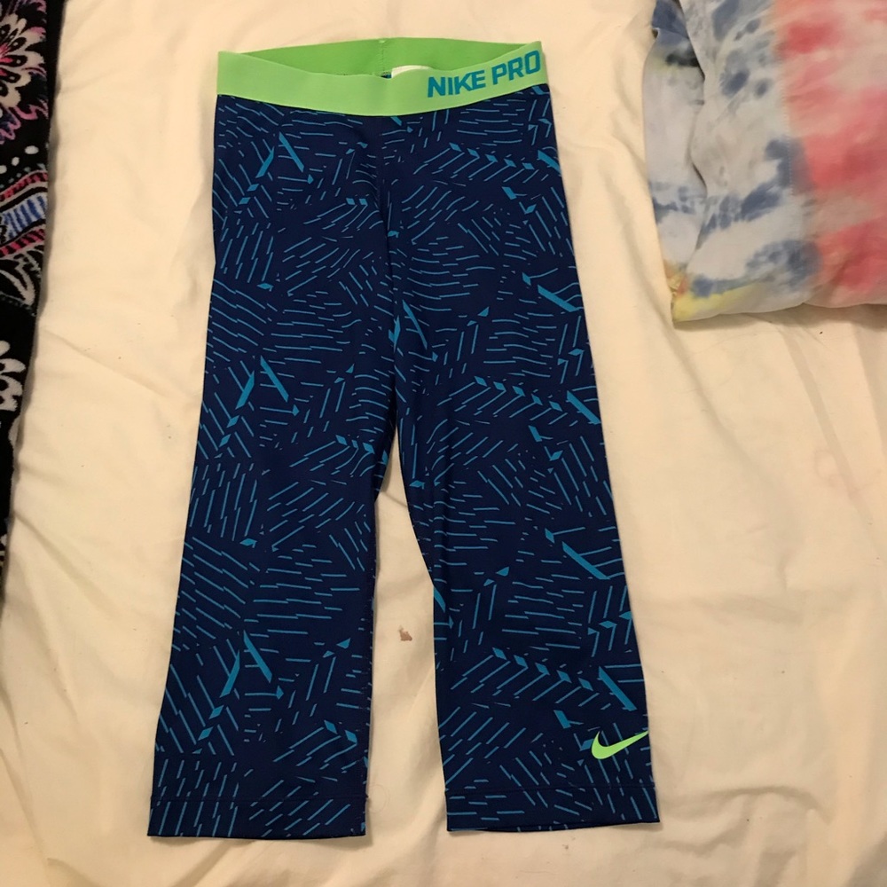 Nike pro workout leggings